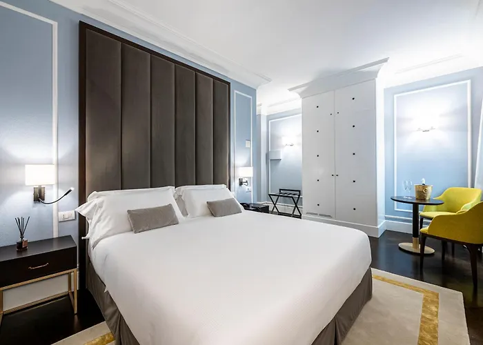 Hotel Glimpse 4*