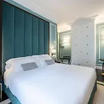 Hotel Glimpse 4*