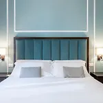 Glimpse Hotel 4*