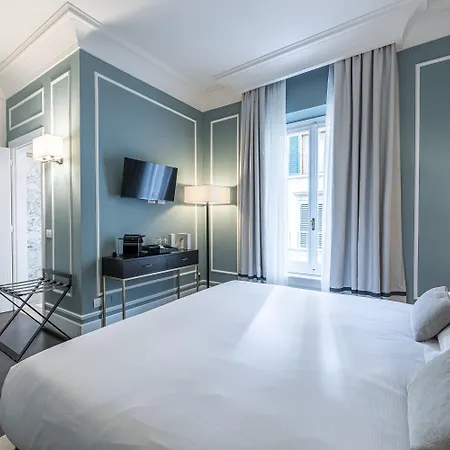 Glimpse Hotel 4*